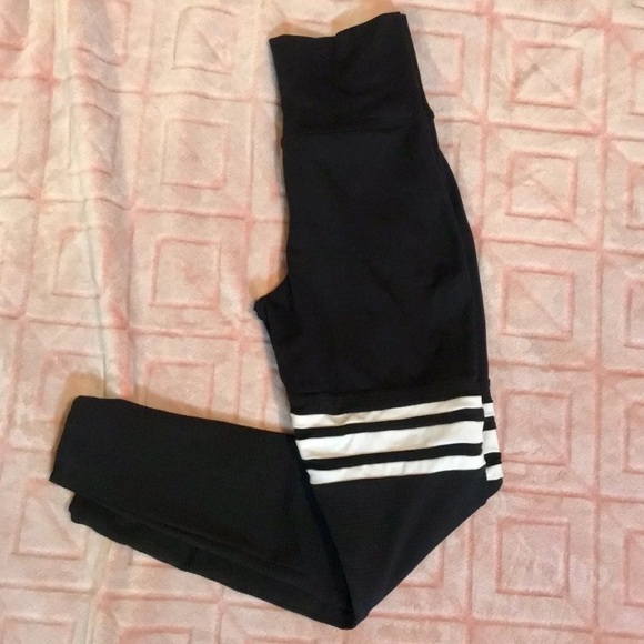 Bombshell Sportswear Leggings - Picture 3 of 5